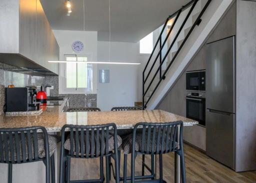 Newly Renovated 2 Bedroom Beachfront House Sitio de Calahonda Bagian luar foto
